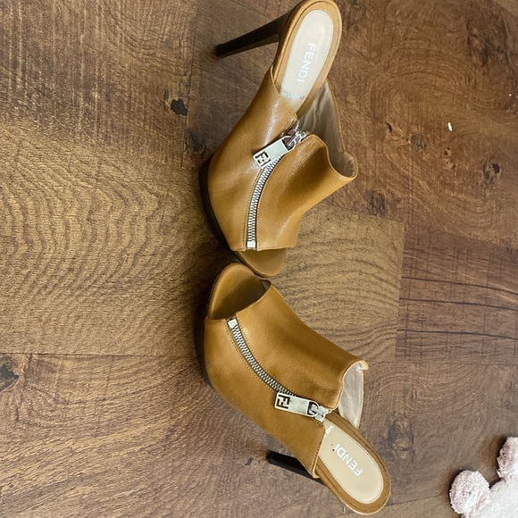 Fendi platform zipper heels - Picture 6 of 7